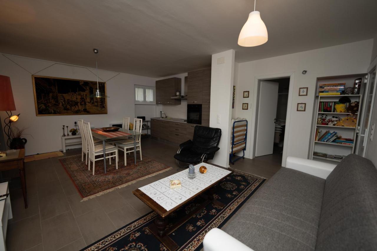 Apartment Entire With Stunning View Cademario