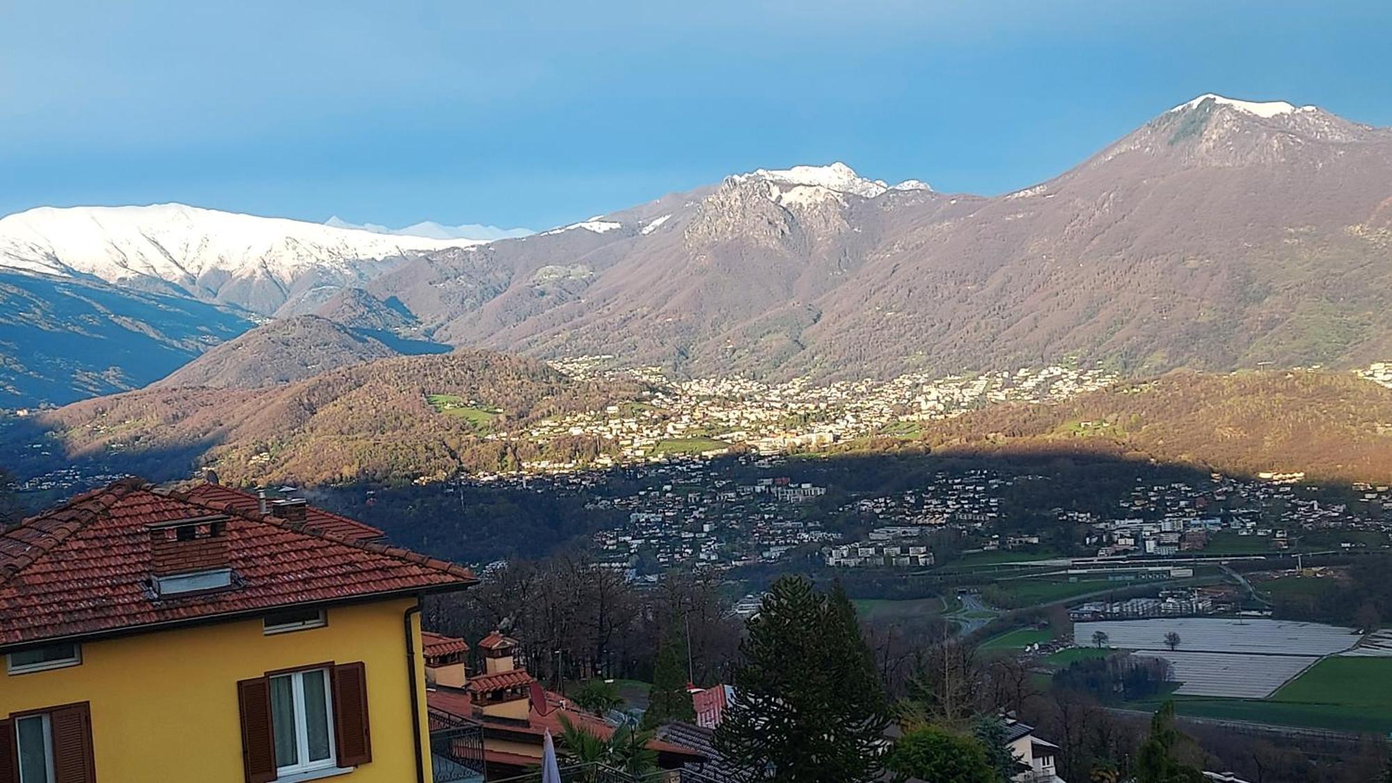 Entire With Stunning View Apartment Cademario
