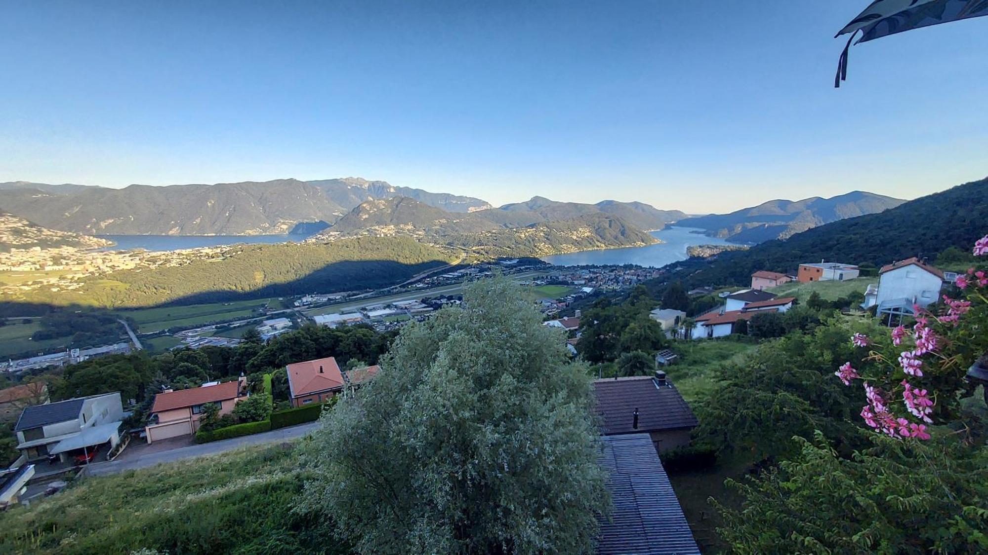 Apartment Entire With Stunning View Cademario